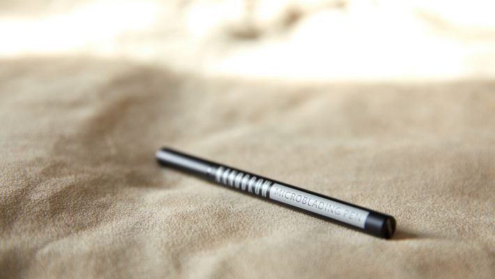 brow pen with microblading effect